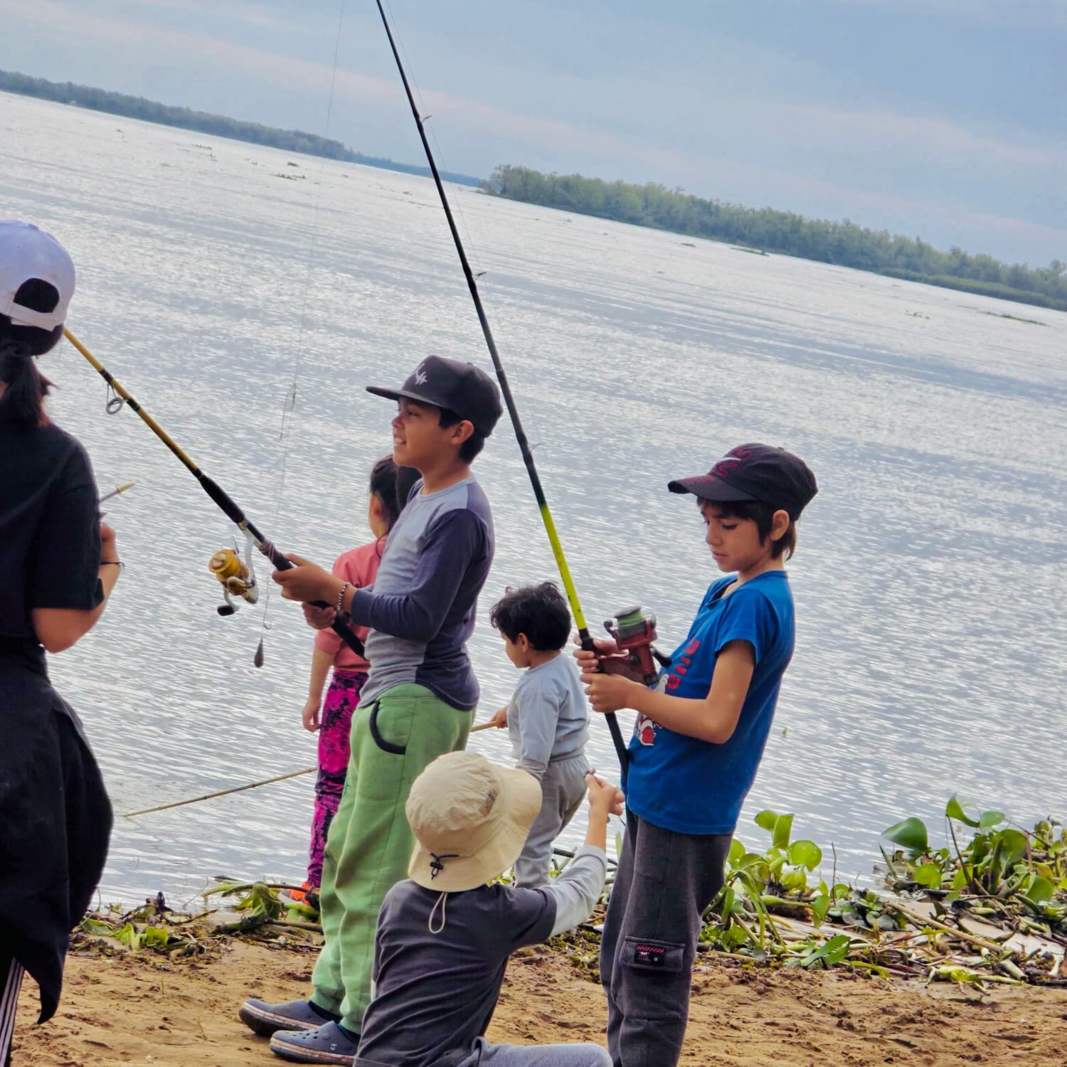 Gurí Costero" promovió el cuidado del río Paraná entre niños y jóvenes